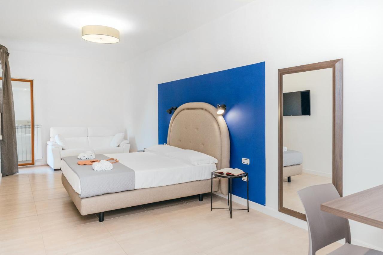 Mako Sorrento Suites Eksteriør billede