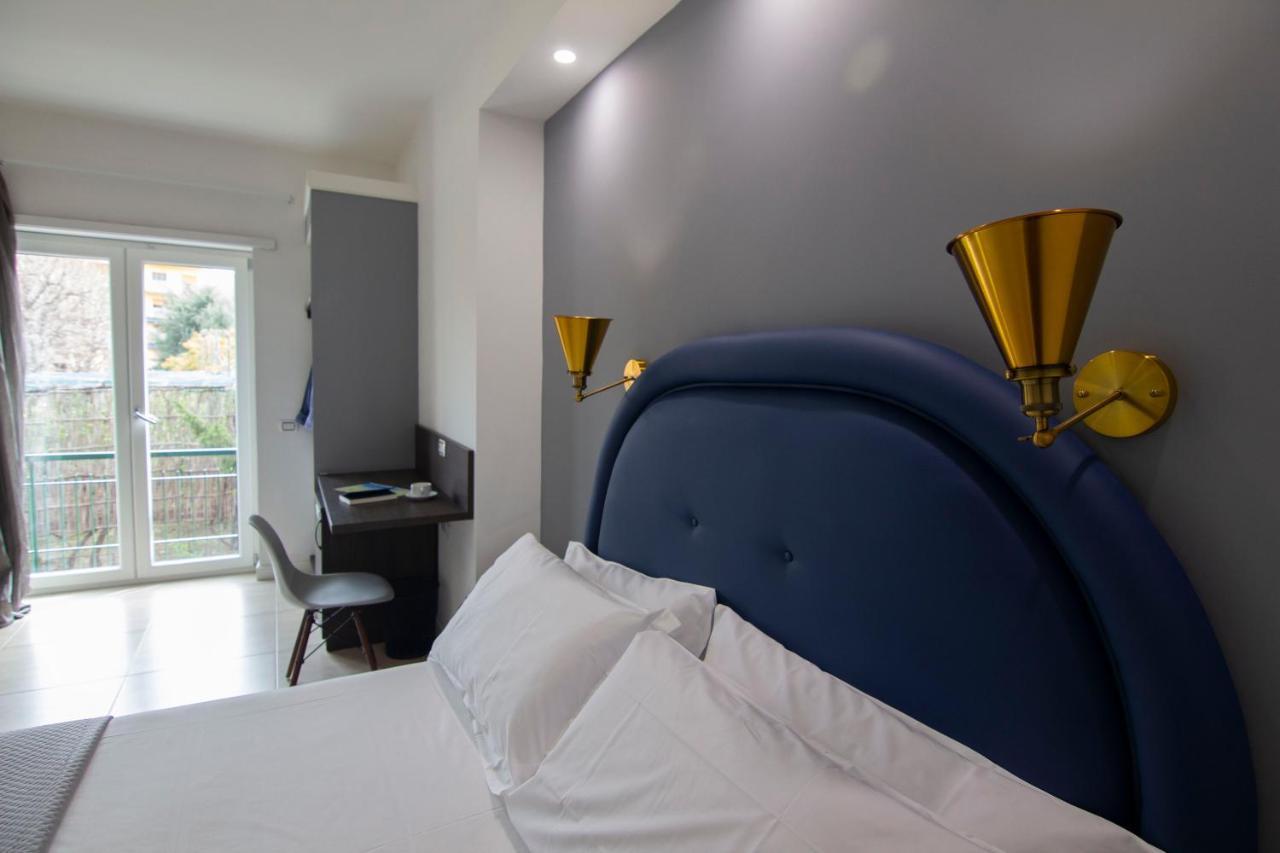 Mako Sorrento Suites Eksteriør billede