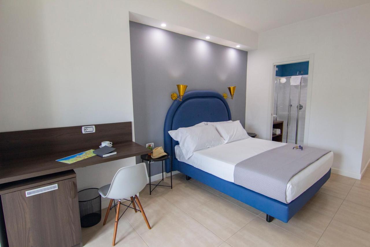 Mako Sorrento Suites Eksteriør billede